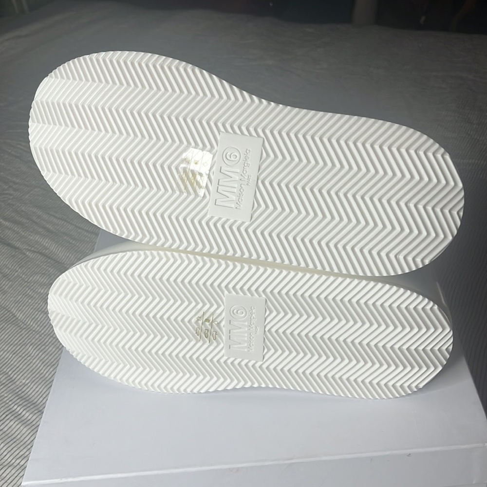 Never worn Size 41 MM6 High Top Sneaker - Picture 4 of 5
